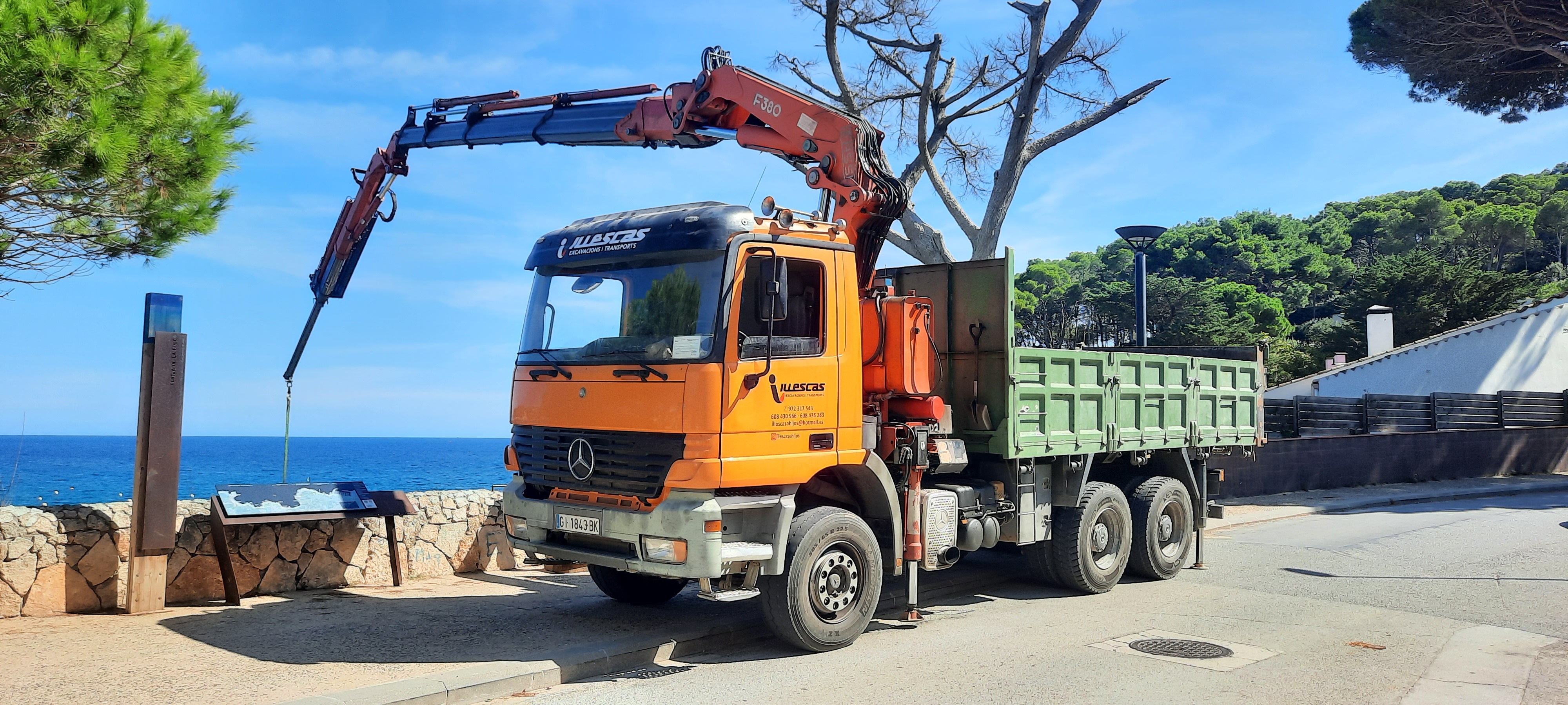 крани маніпулятори fassi