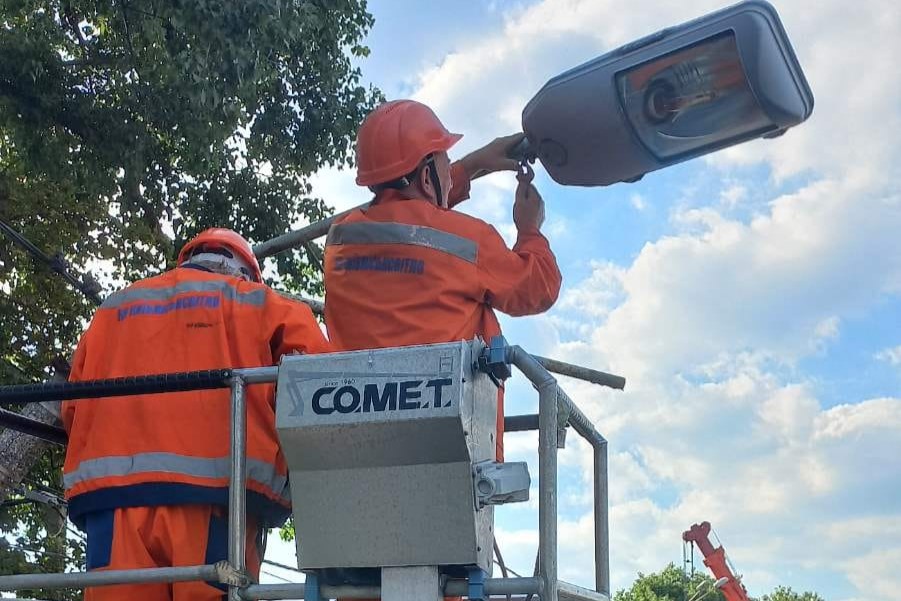 Як правильно обирати автовишки для будівництва, сервісних і комунальних робіт: розбір технічних вимог