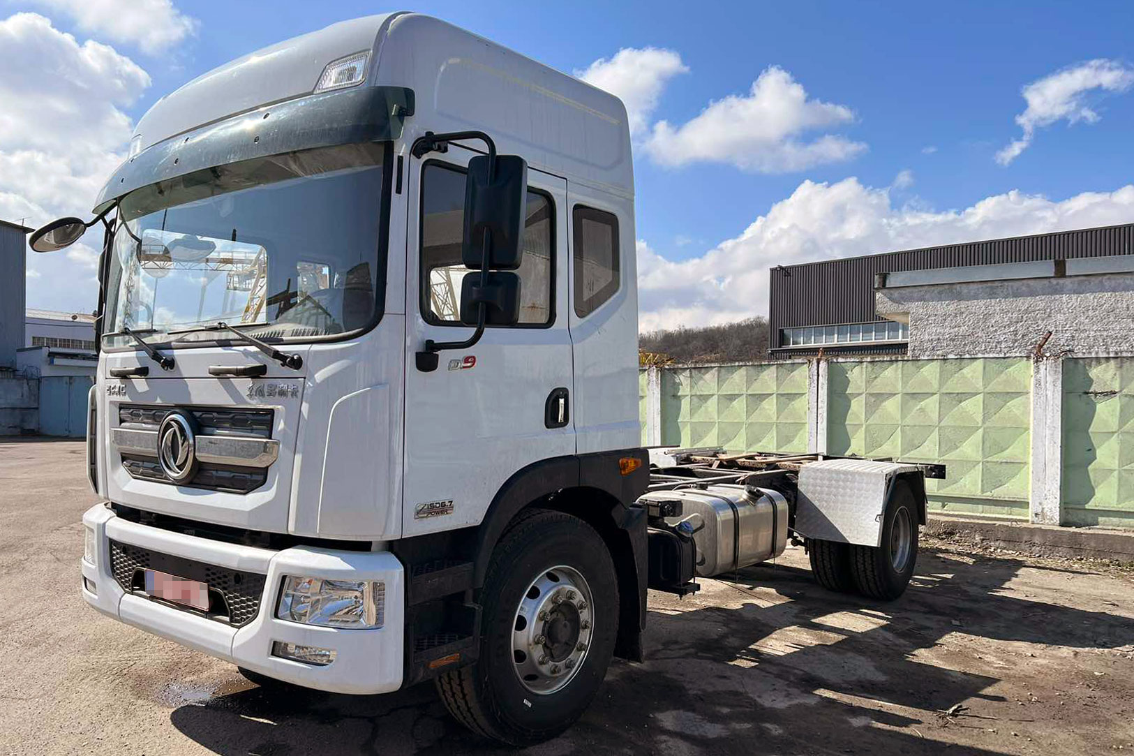 вантажний бренд DONGFENG