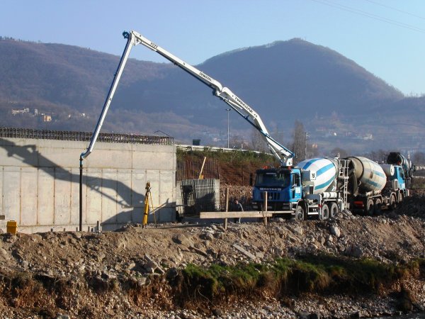 Автобетононасос Sermac в Украине