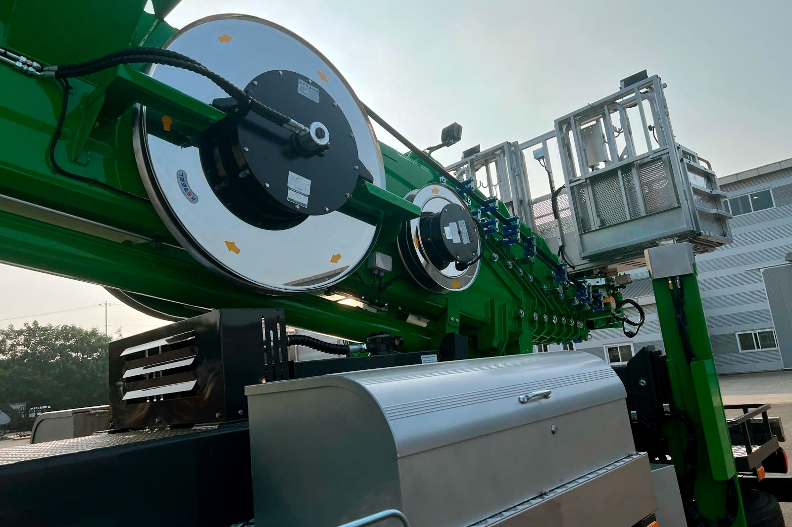 Де купити автовишку: поради щодо вибору та перевірені місця придбання