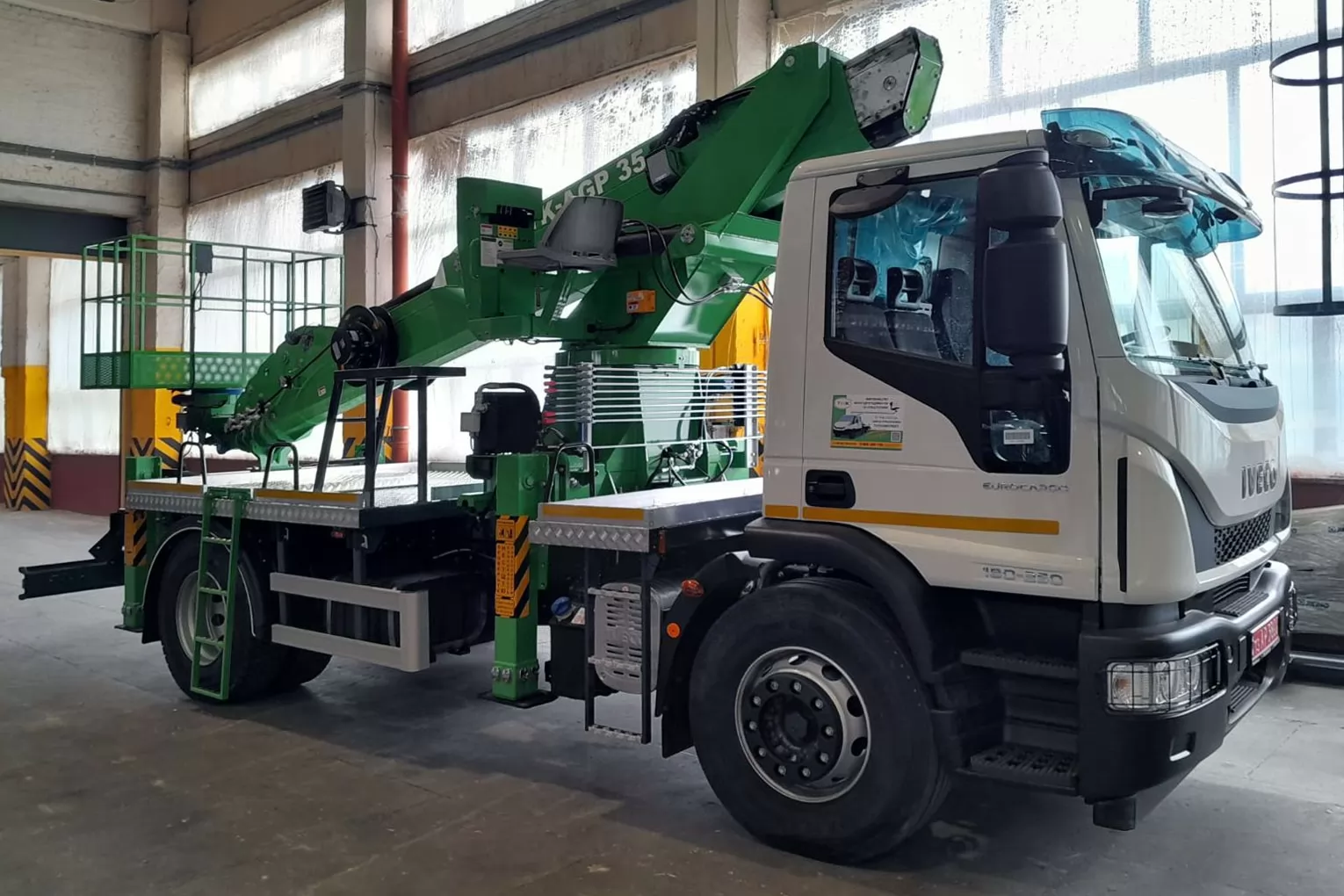 новий автогідропідйомник купити