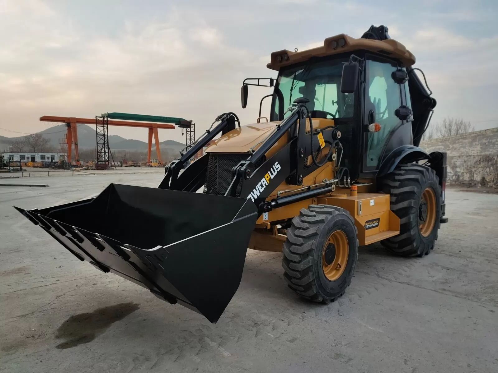 Екскаватор-навантажувач PowerPlus