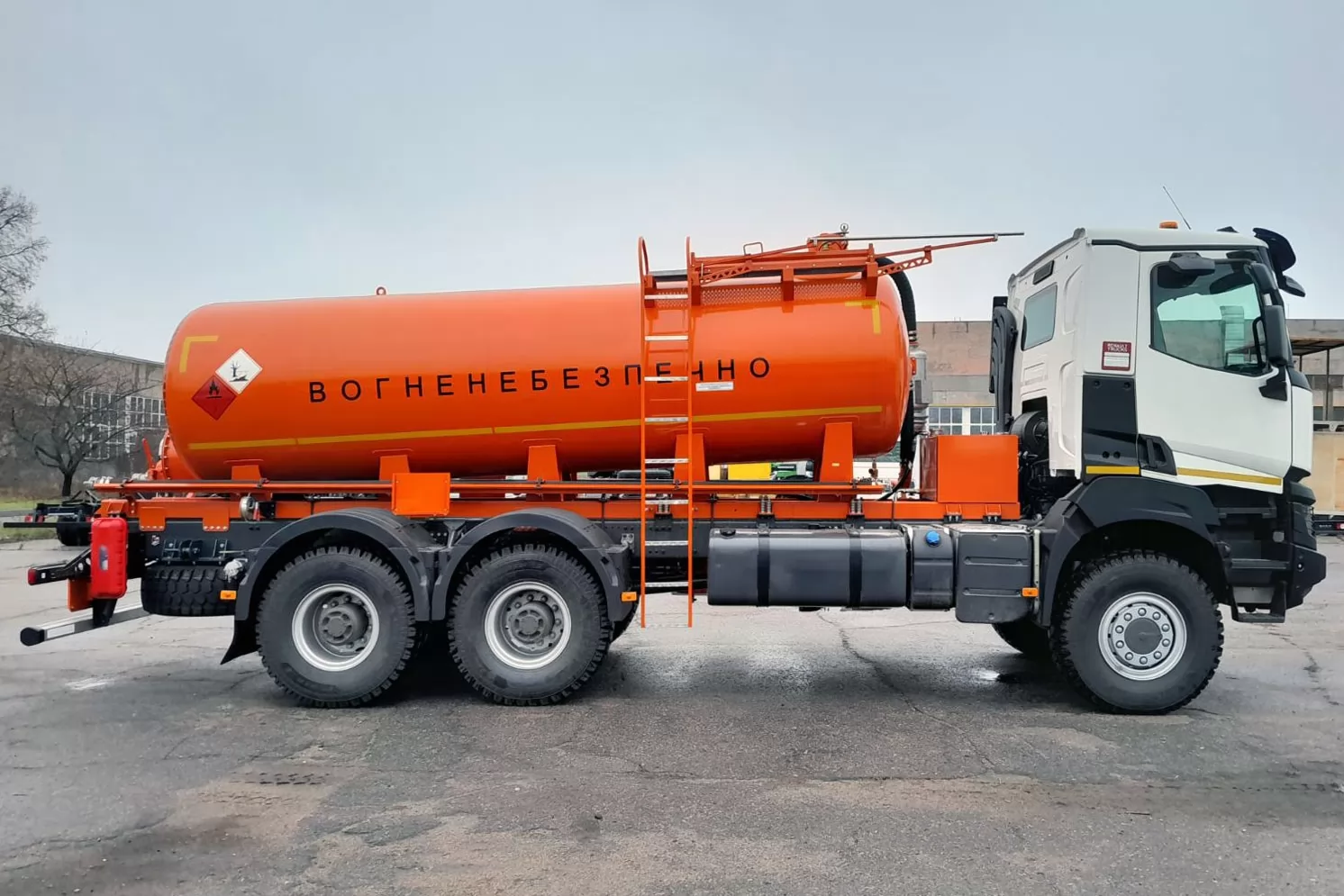 рено цистерна для сбора нефти