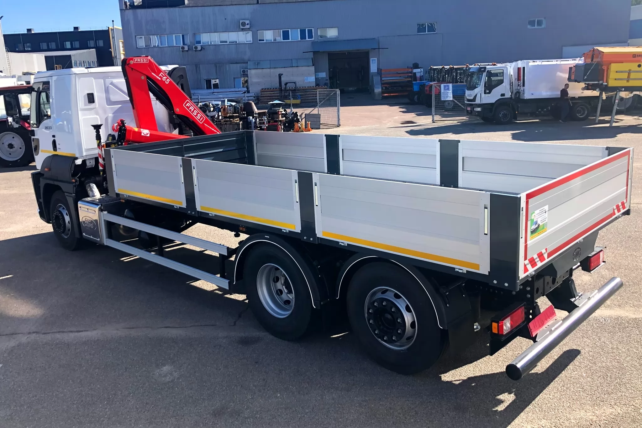 виготовлення бортових платформ з КМУ fassi