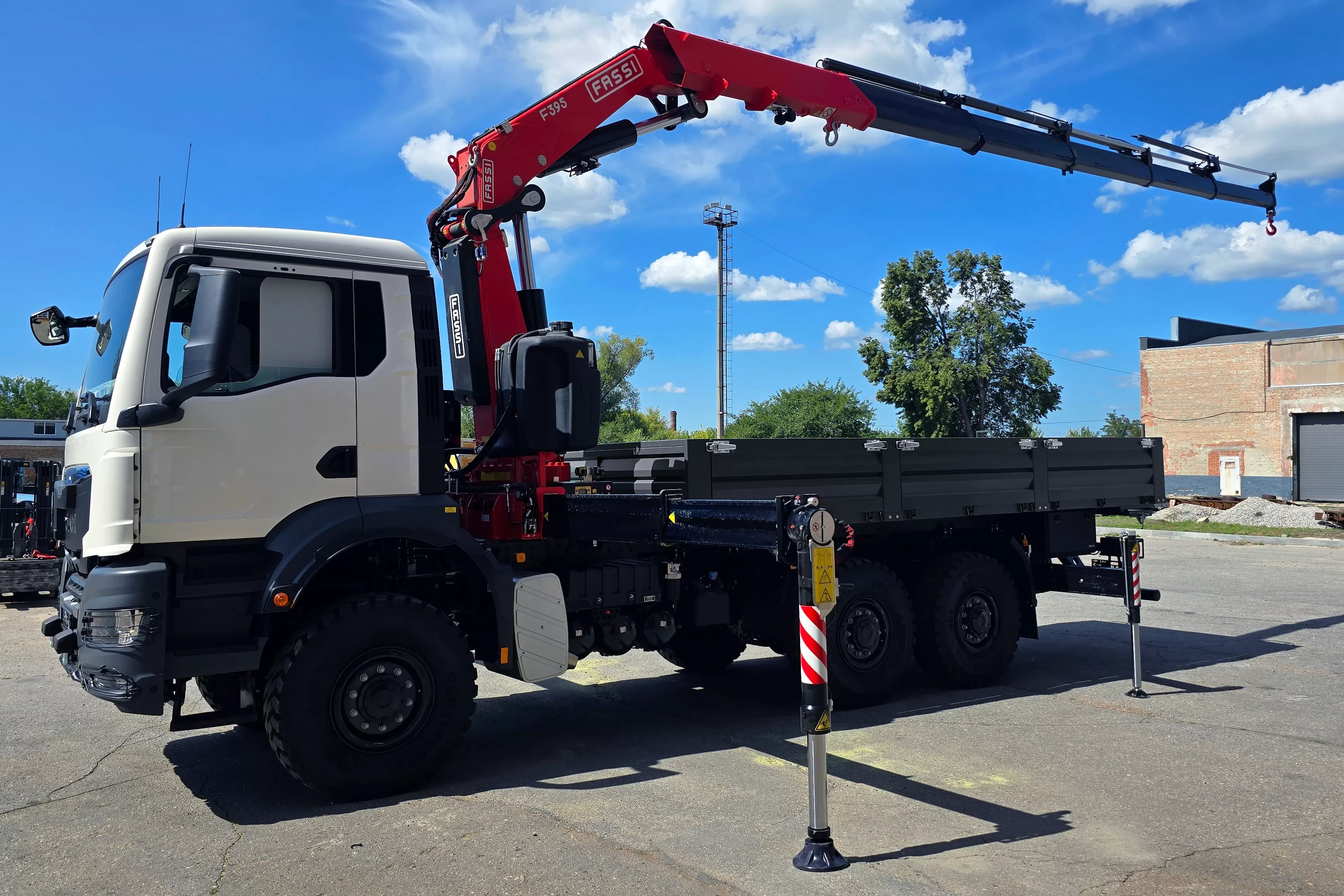 Крани-маніпулятори: огляд популярних брендів та моделей