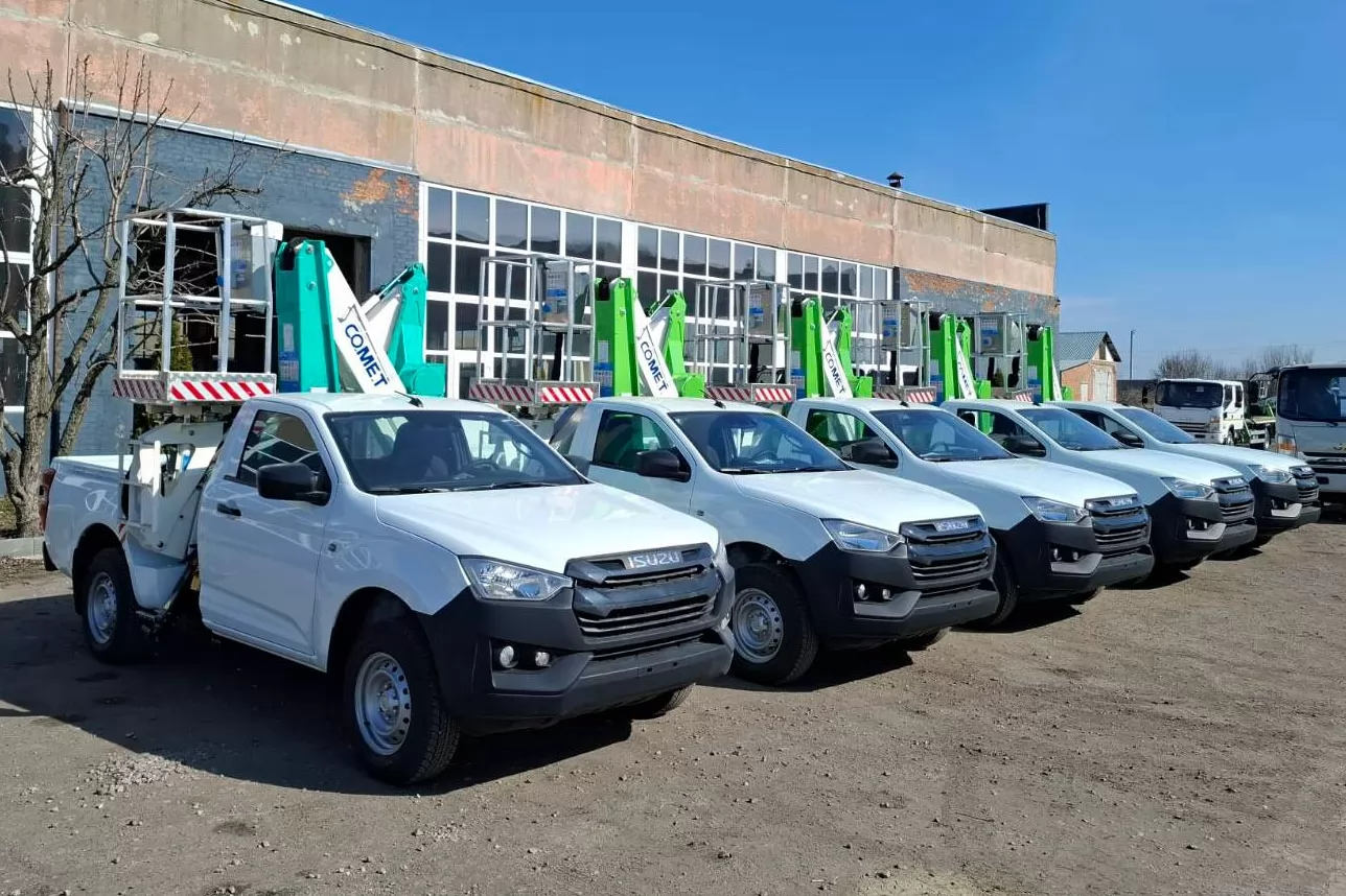 автогідропідйомник на пікапі