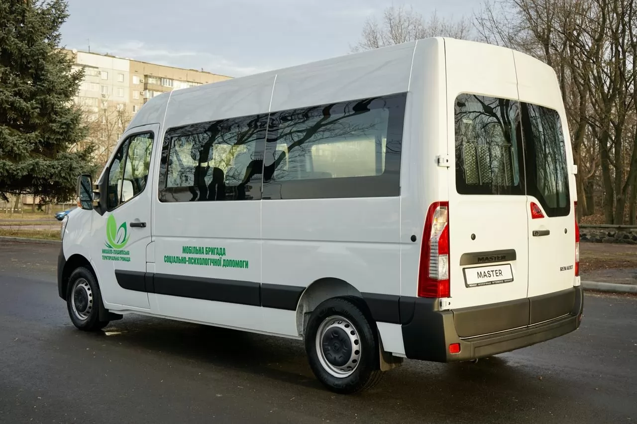 авто для перевозки инвалидов колясочников RENAULT