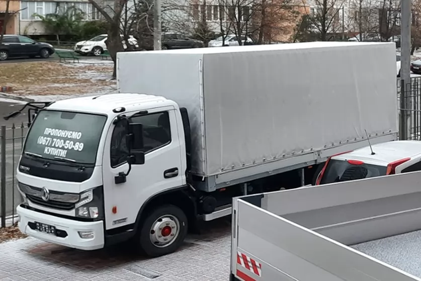 виготовлення платформ під тентом