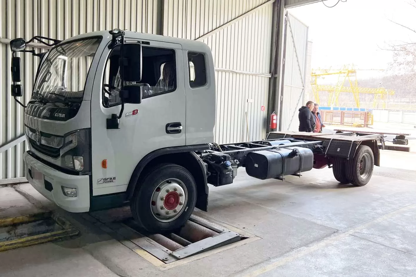 продаж вантажних шасі в Україні