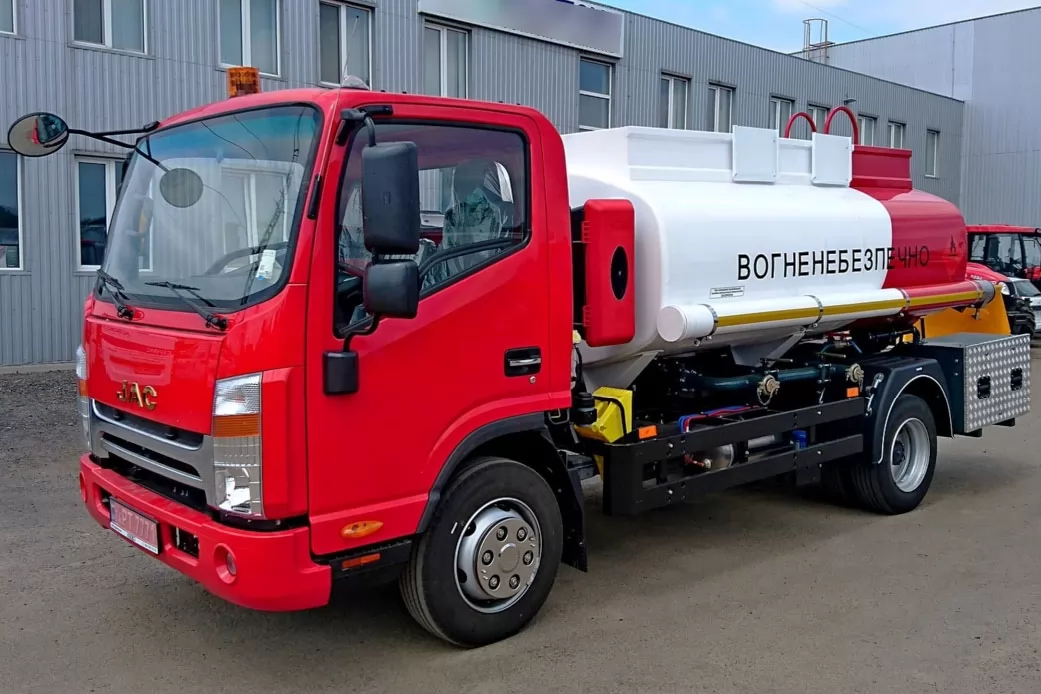 бензовоз jac