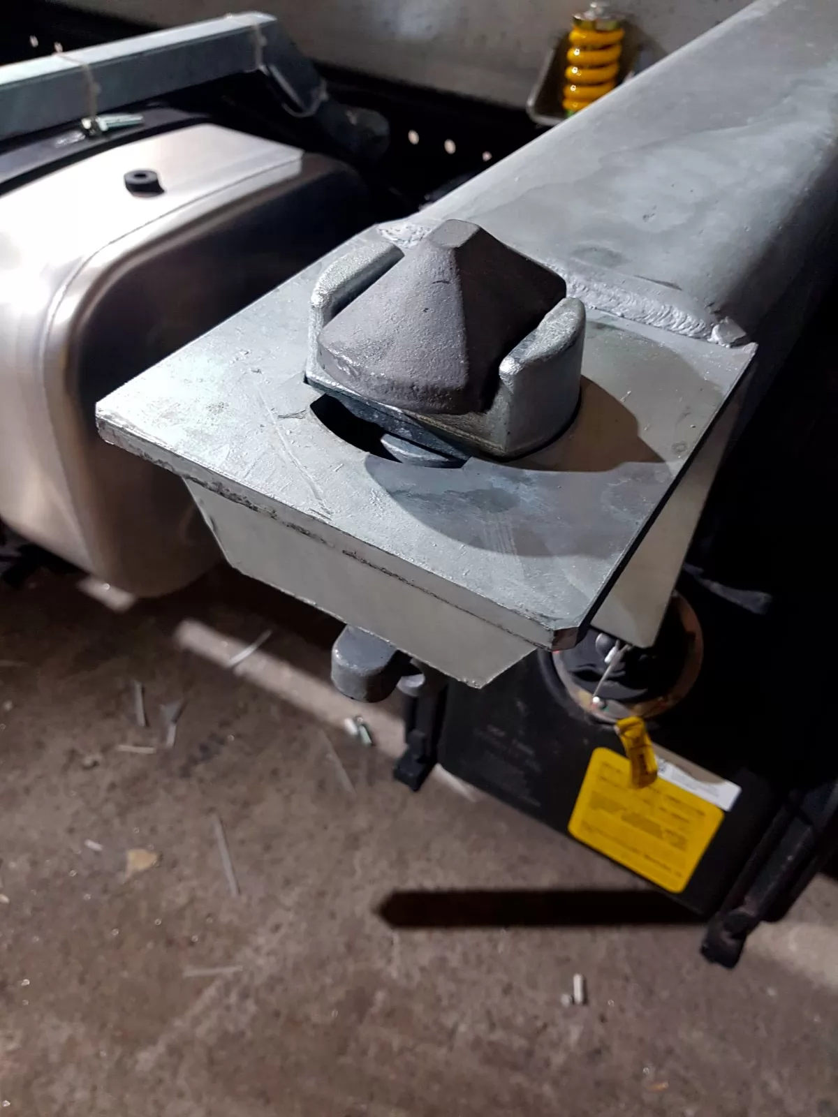 автомобілі контейнеровози купити