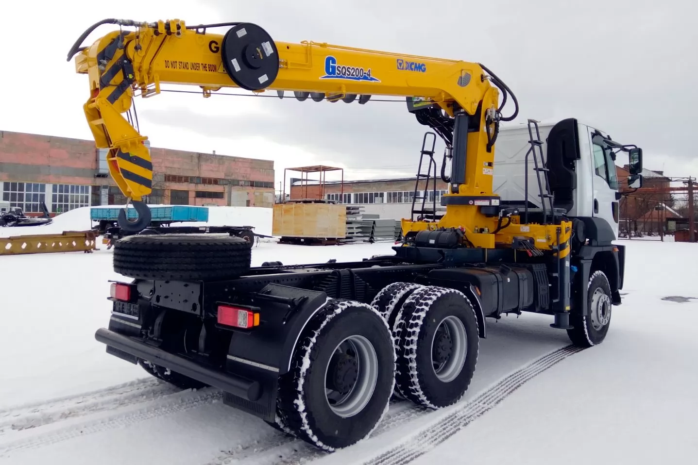 тягач з тросовою кму