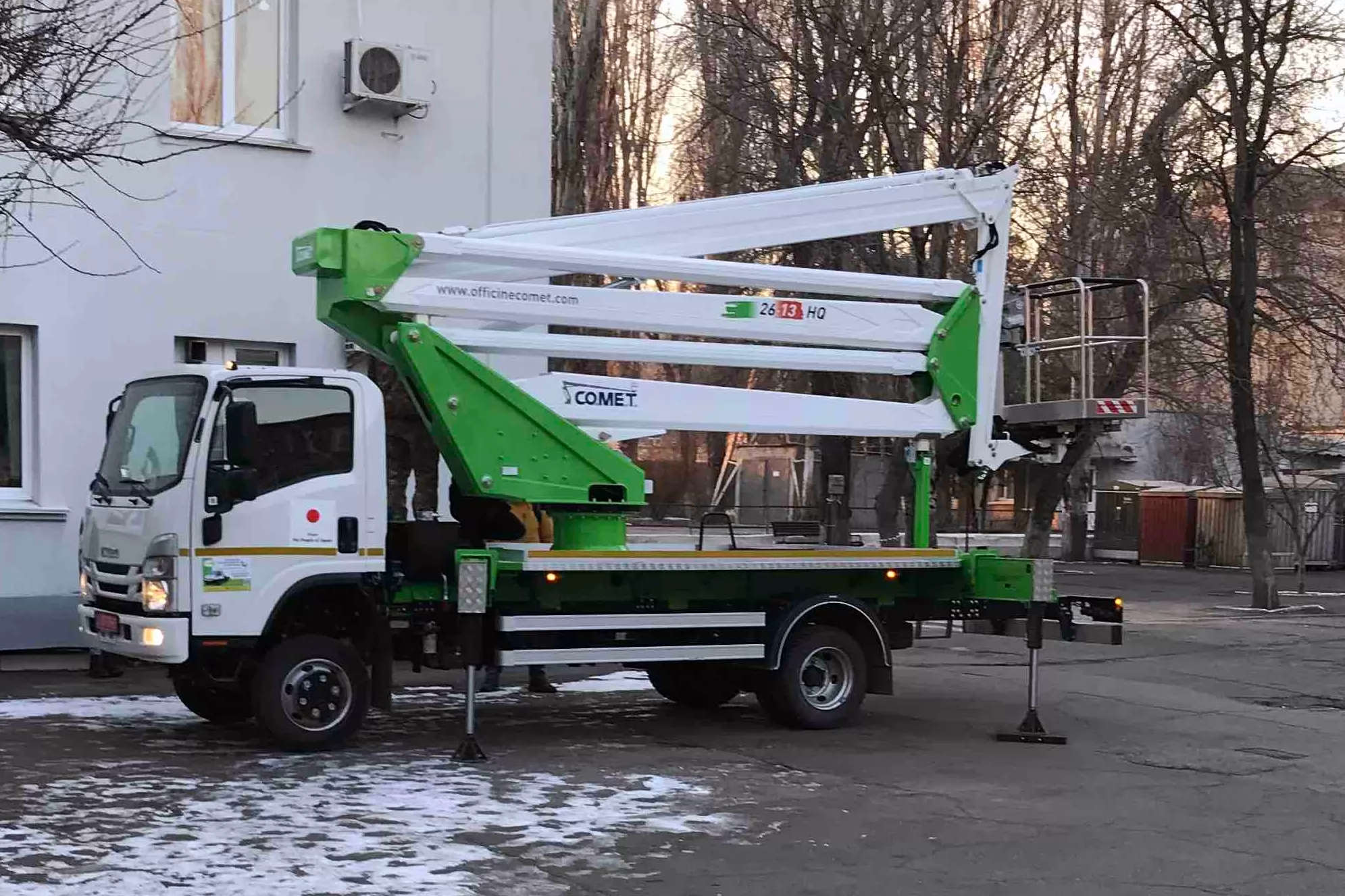 купити автовишка нова