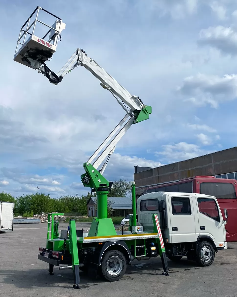 автовишка з гуськом