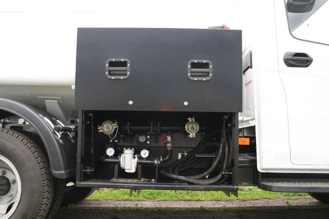 Влаштування роботи та різновиди сучасних бензовозів