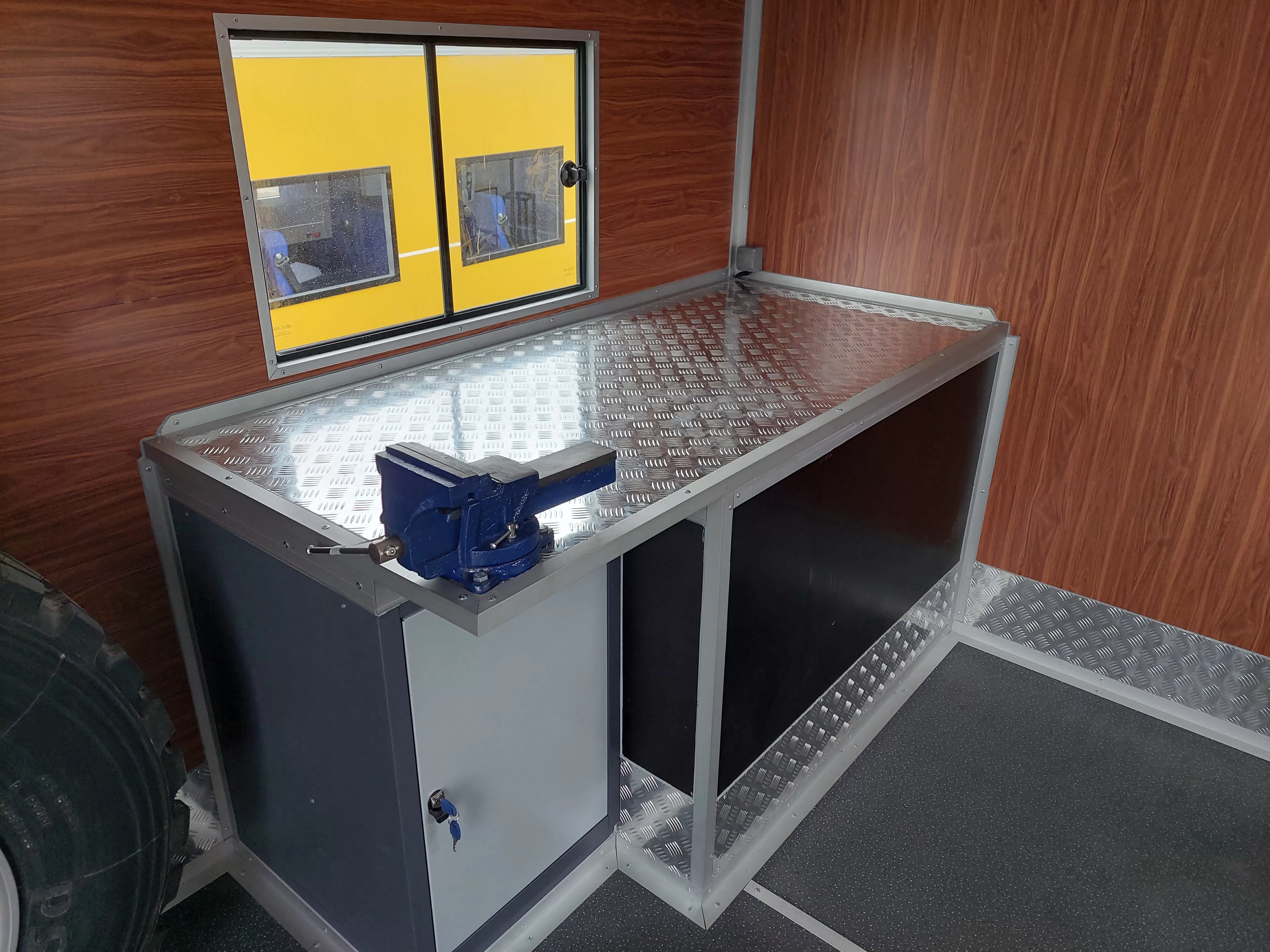 технологічний відсік в вахтовці