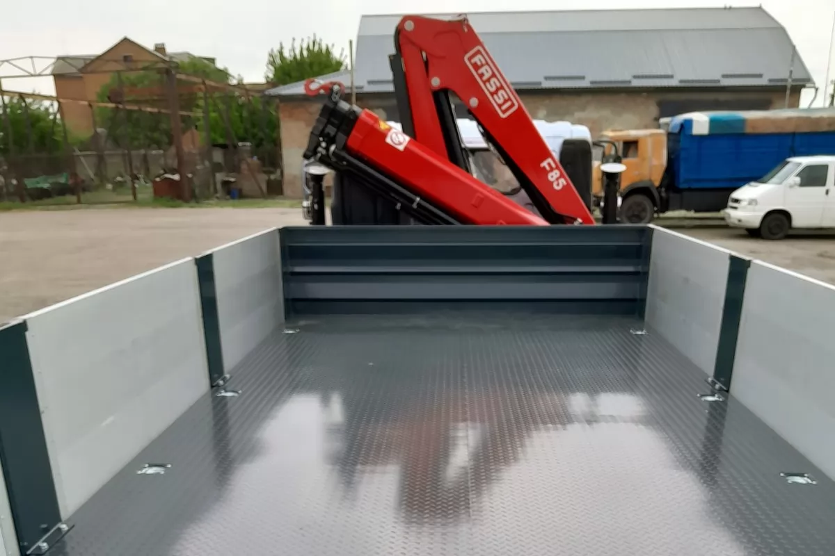 шарнірний кран маніпулятор