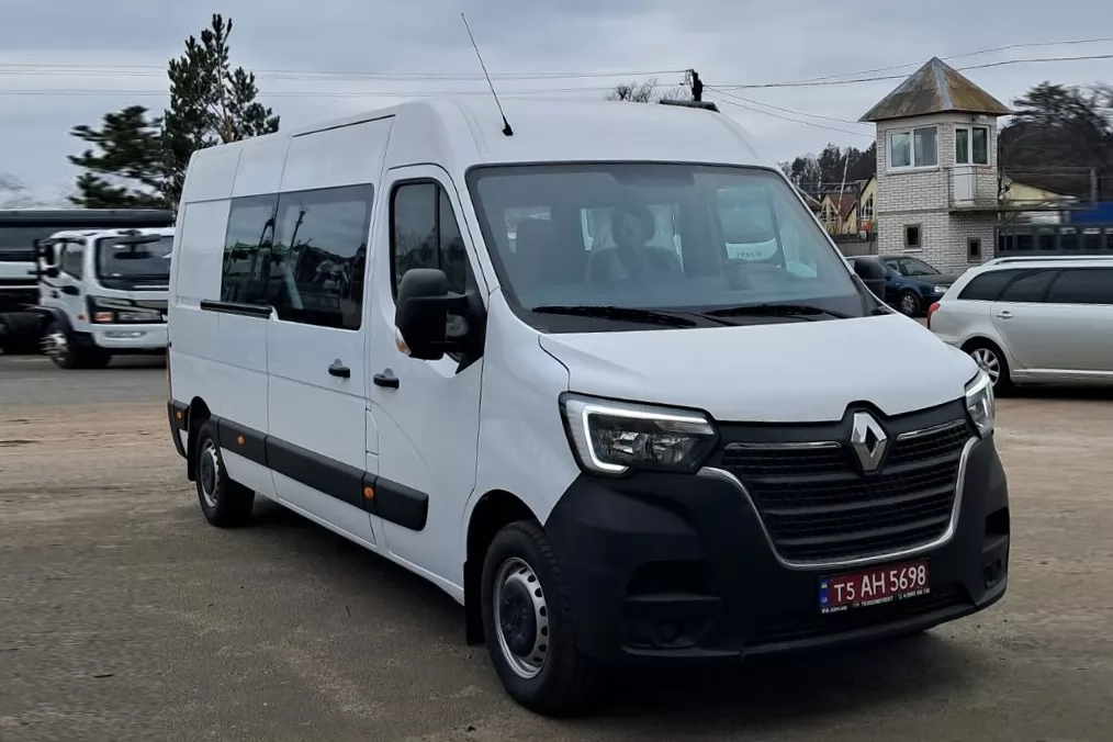 Коммерческие автомобили RENAULT 