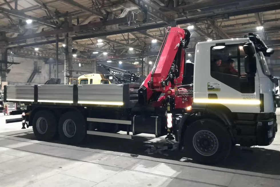 Изготовлена новая бортовая платформа на IVECO Trakker с краном-манипулятором 11,5 т, фото 6