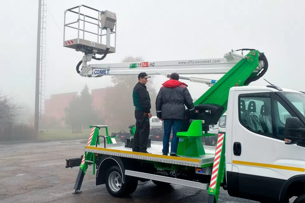 Для восстановления деоккупированной Харьковщины изготовлена самая популярная модель автовышки, фото 9