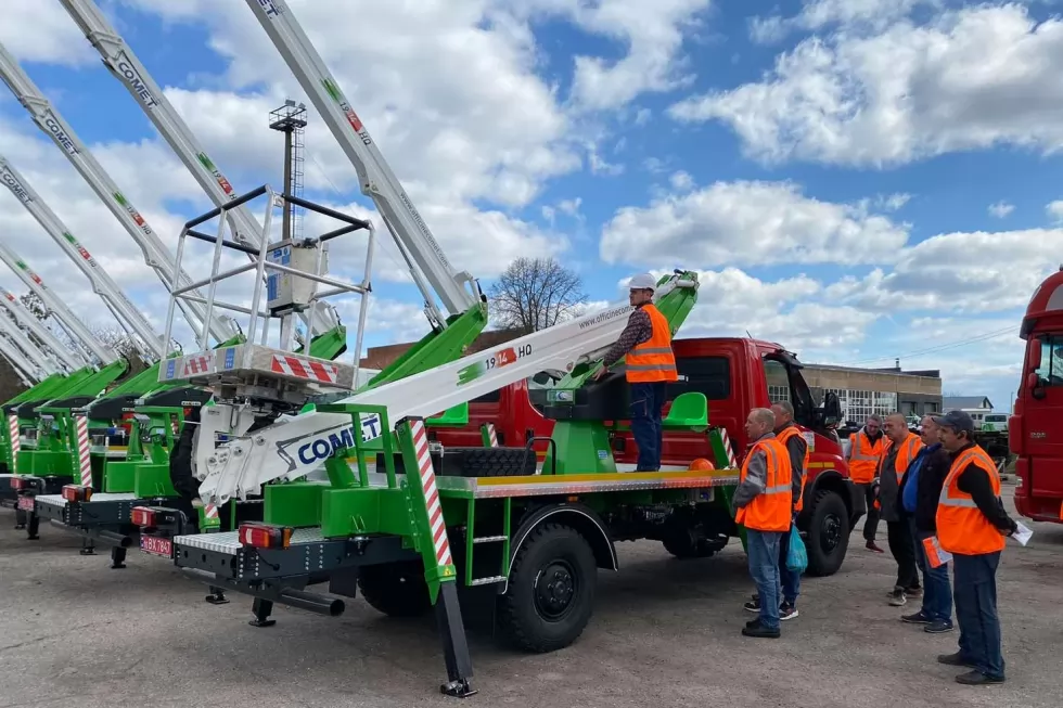 Харьковские энергетики получили очередную партию автовышек на полноприводном шасси, фото 15