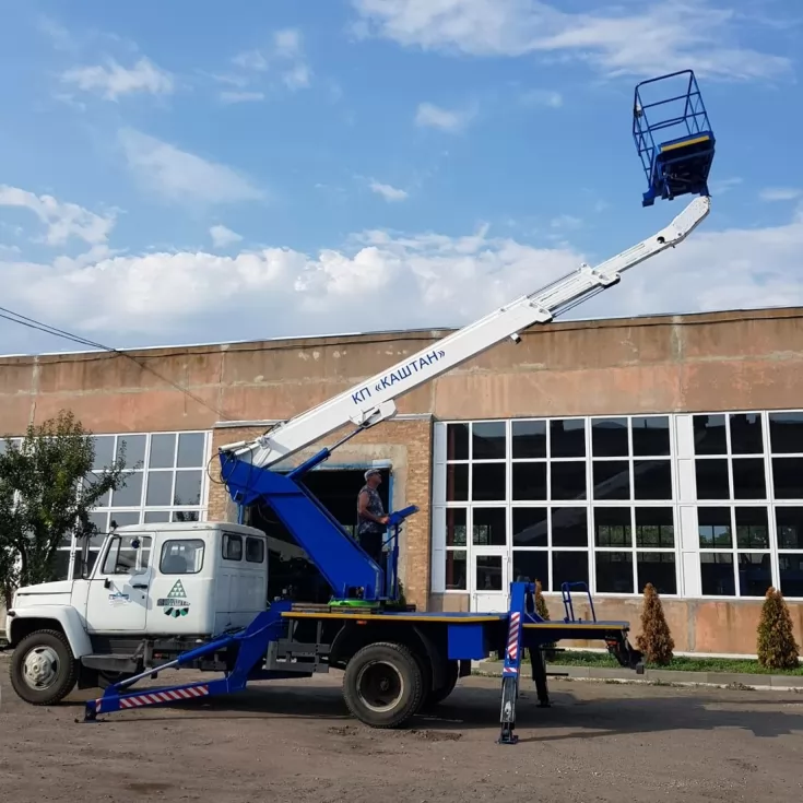 Для коммунальщиков Пирятина сделали капремонт автогидроподъемника ВИПО-18 на ГАЗ-3309