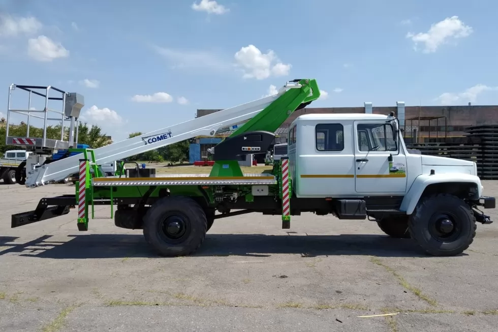 Ровнооблэнерго купил автовышку Comet 18 на полноприводном шасси ГАЗ-3308, фото 2