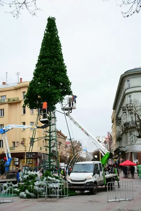 Украинские города готовятся к новогодним праздникам с помощью спецтехники Техкомплект, фото 7