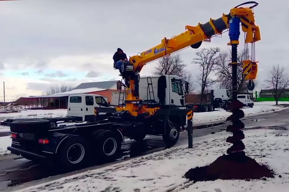 Изготовлена новая бурокрановая машина с краном-манипулятором XCMG, фото 1