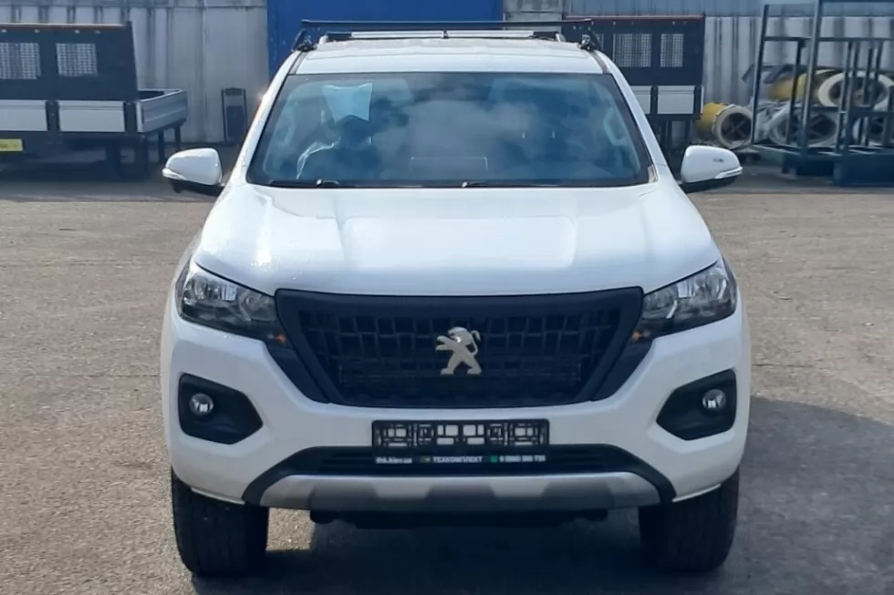 Очередная партия пикапов Peugeot Landtrek специализирована под аварийно-спасательные машины, фото 2