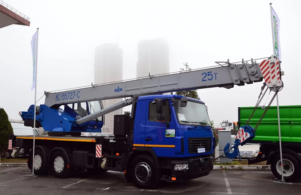 Таблиця вантажопідйомності автокрана та крана-маніпулятора: купити в Україні