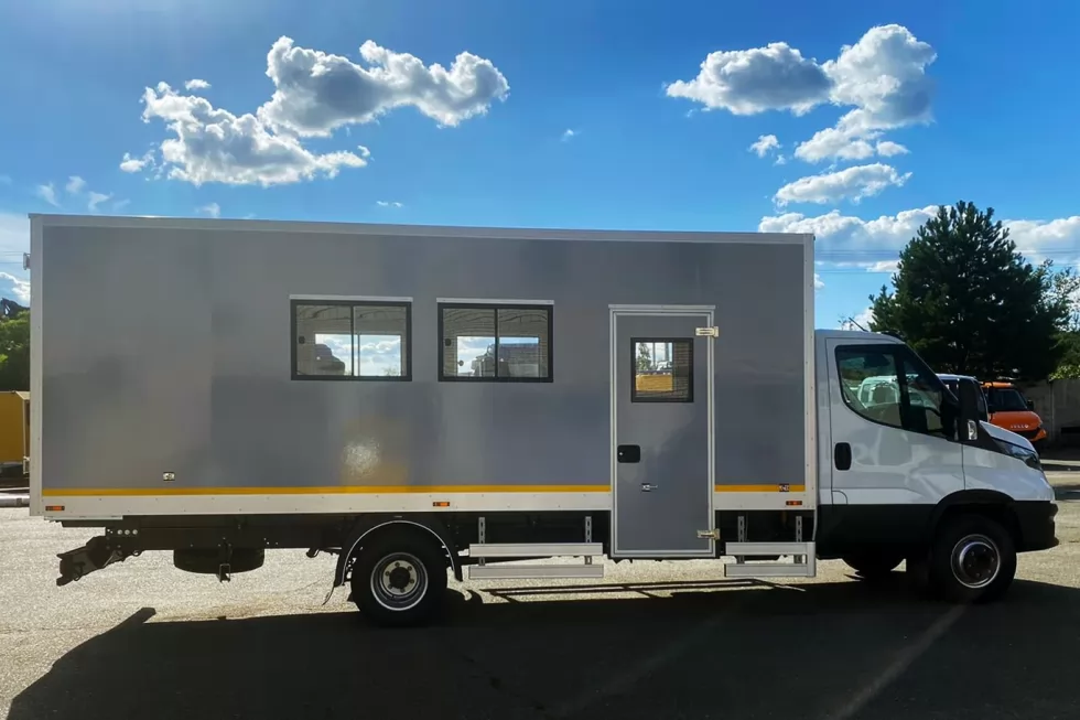 Завод изготовил новую модель вахтового автобуса на IVECO Daily 70C16Н, фото 5