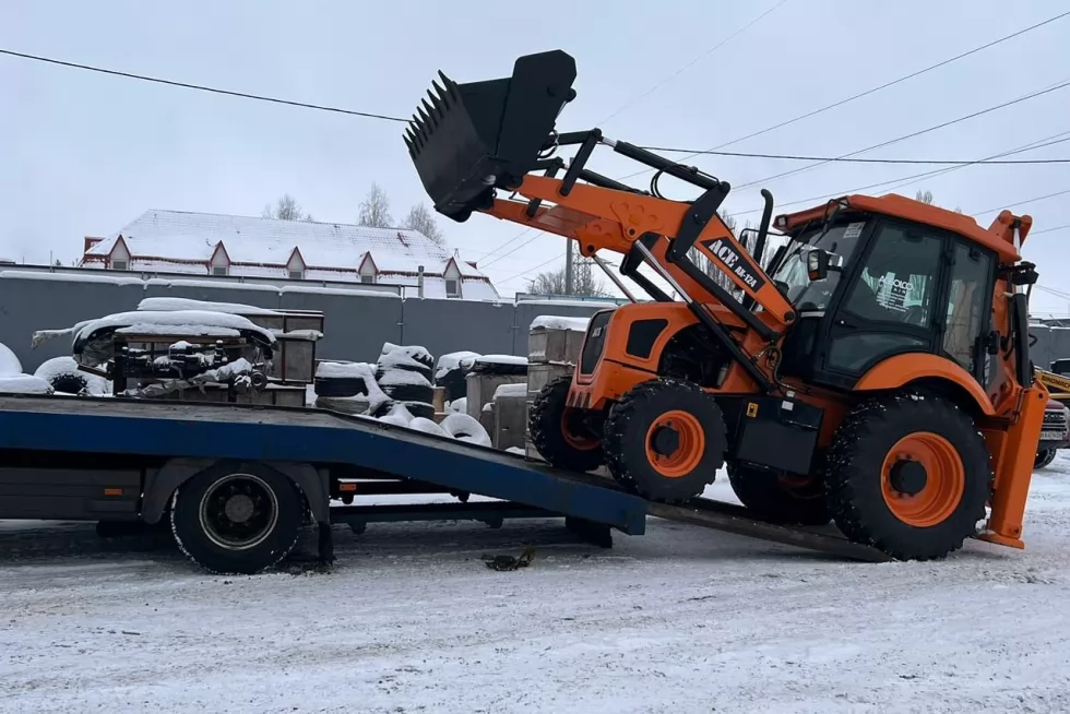 Для коммунальщиков Донецкой области сделали поставку экскаватора-погрузчика ACE AX124, фото 7