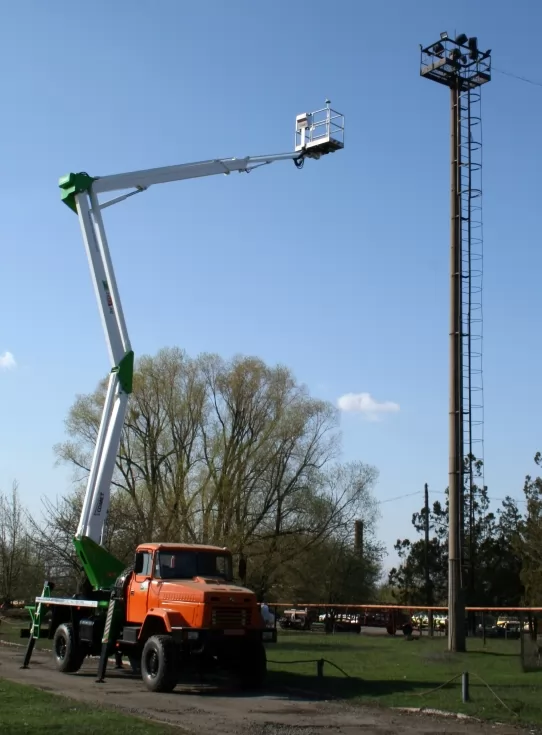 Выполнен монтаж автогидроподъемников Comet на шасси КрАЗ, фото 8