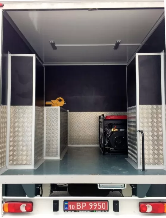 Коммунальщики Житомирщины приобрели новый аварийно-ремонтный автомобиль, фото 4