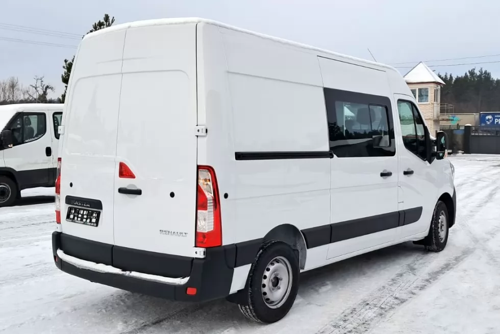Выполнена отраслевая специализация грузопассажирского автомобиля RENAULT MASTER, фото 1