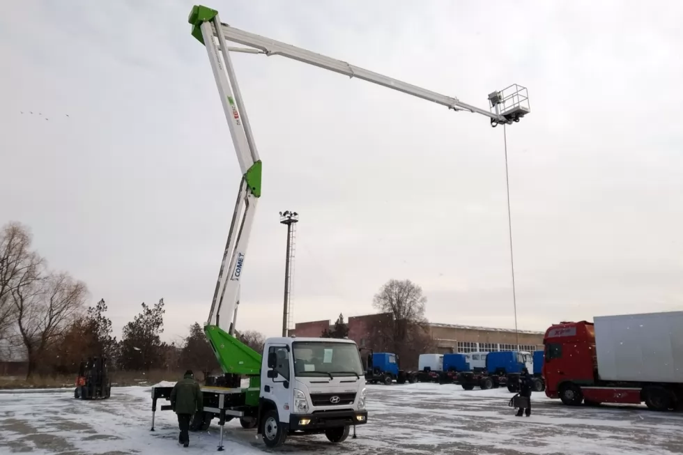 новый автогидроподъемник hyundai купить украина