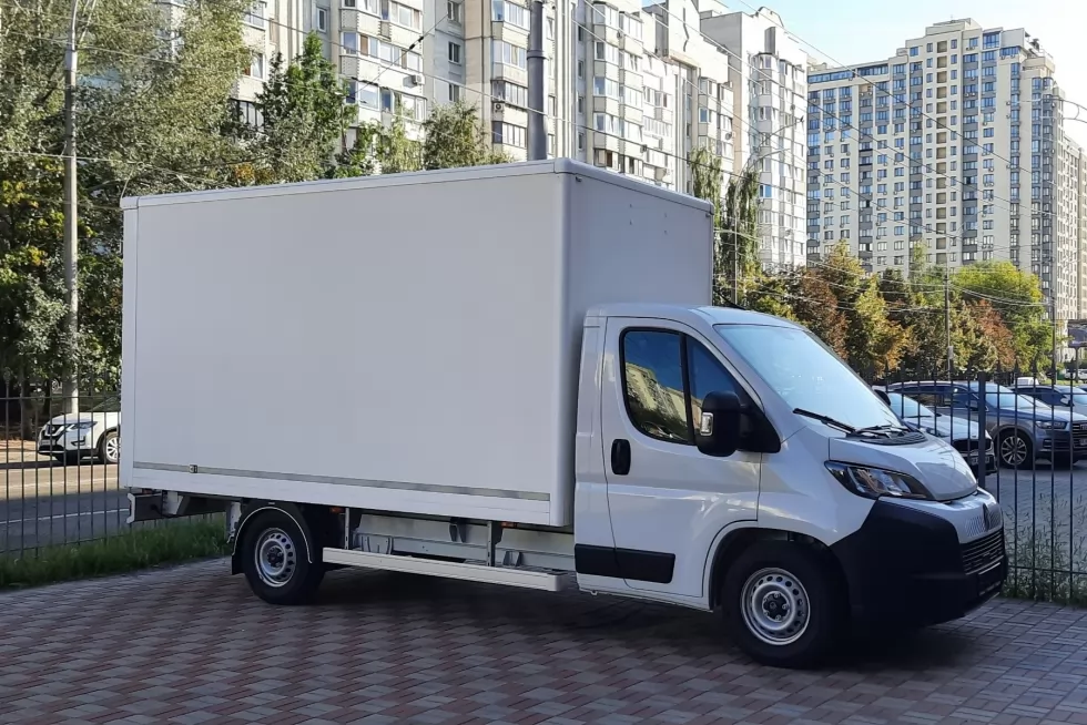 промтоварні фургони