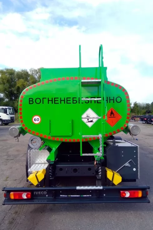 Шасси IVECO Eurocargo ML140E22P впервые использовано для монтажа цистерны 8 м<sup loading=