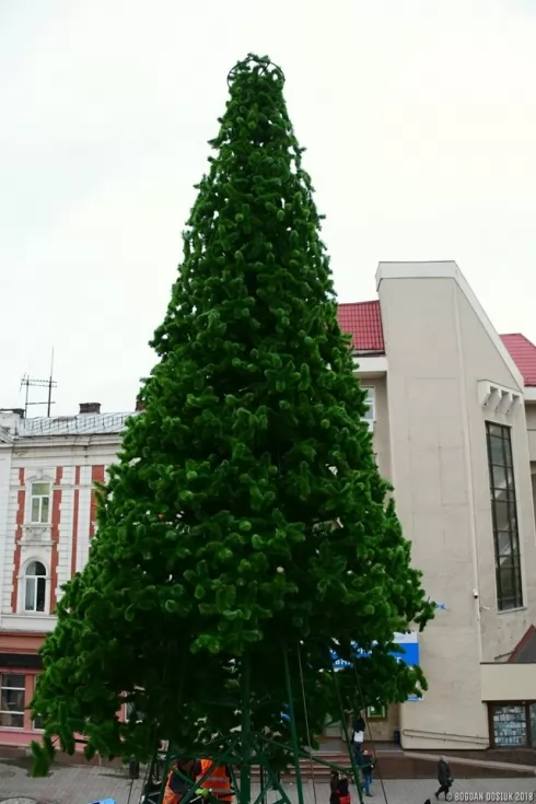 Украинские города готовятся к новогодним праздникам с помощью спецтехники Техкомплект, фото 8