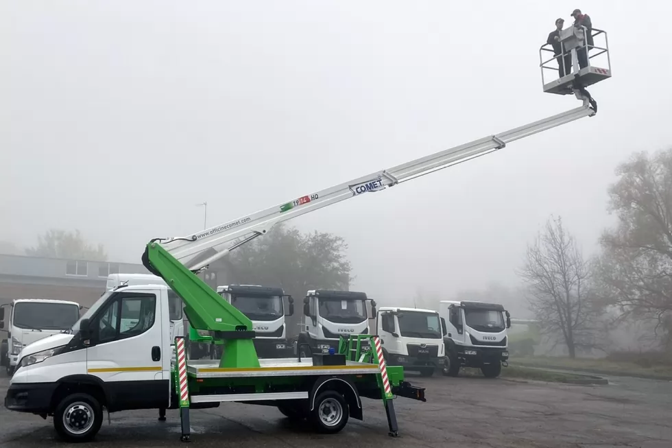 Автогідропідіймач COMET 19 IVECO