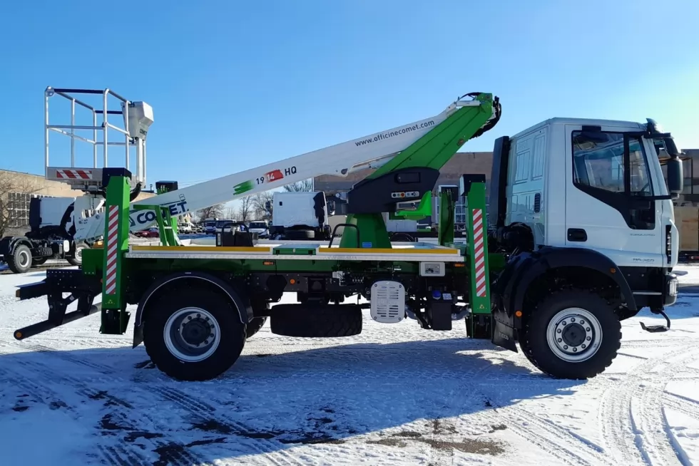 Энергетики Прикарпатья будут пользоваться автовышкой на полноприводном шасси, фото 6