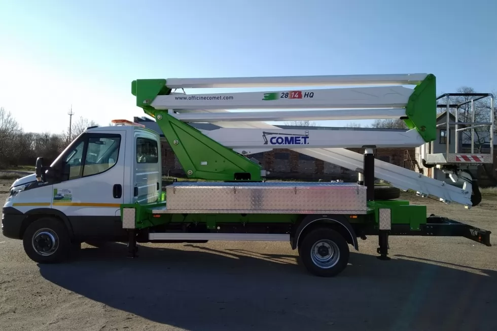 В Украине собран 28-метровый автогидроподъемник COMET с надрамником из суперпрочной стали Strenx 700, фото 15