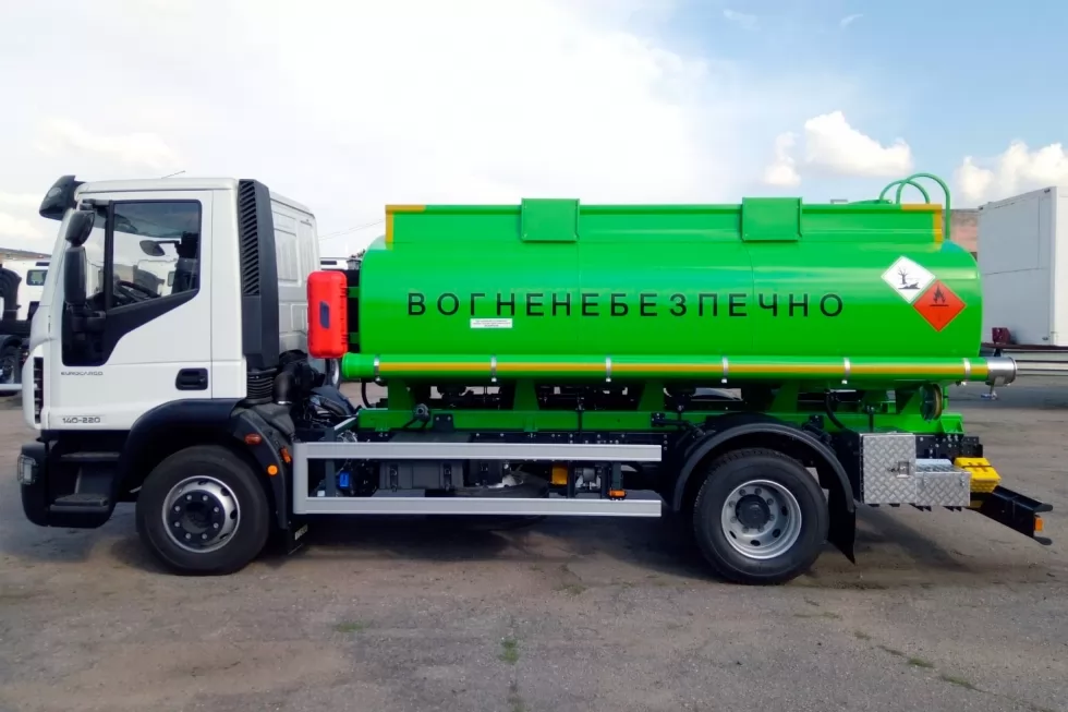 iveco eurocargo бензовоз 8 m3