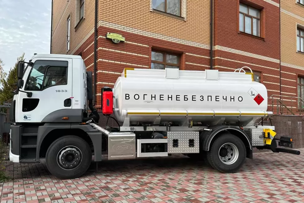 Партия из трех автотопливозаправщиков изготовлена для ведущей аграрной компании, фото 5