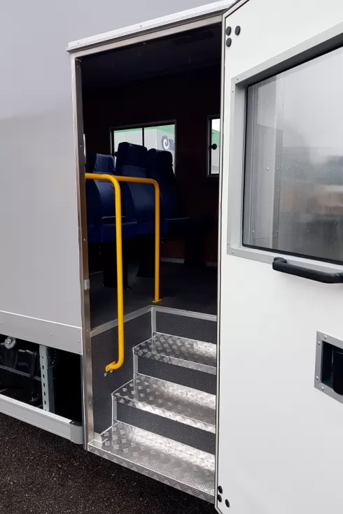 Изготовлен новый вахтовый автобус на базе ISUZU, фото 22