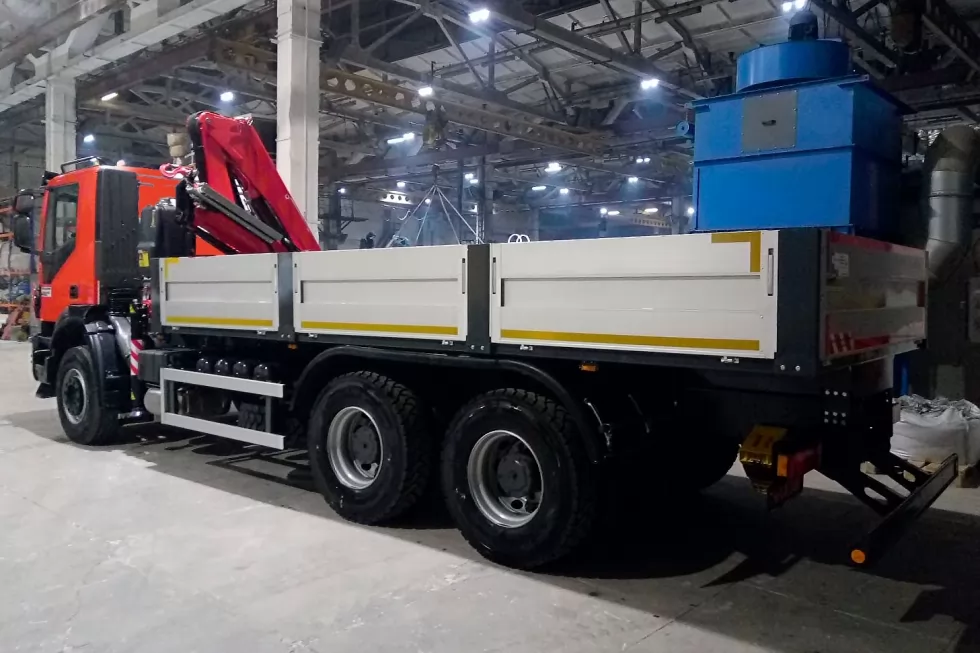 бортові платформи з кму