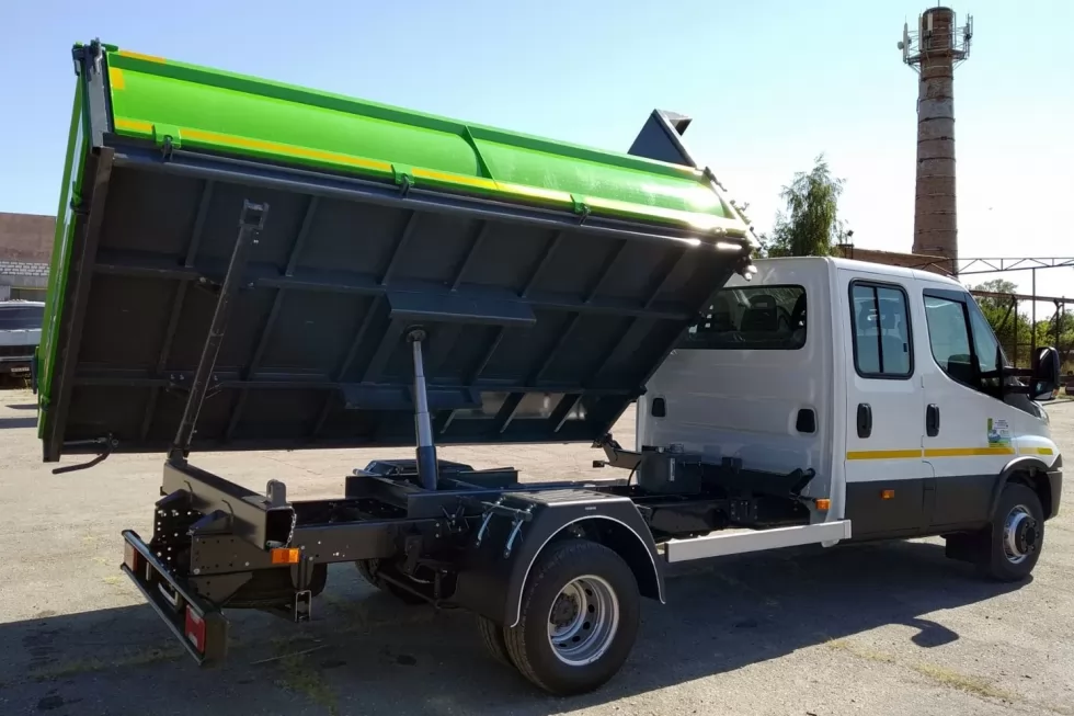 самосвал iveco daily dual cab