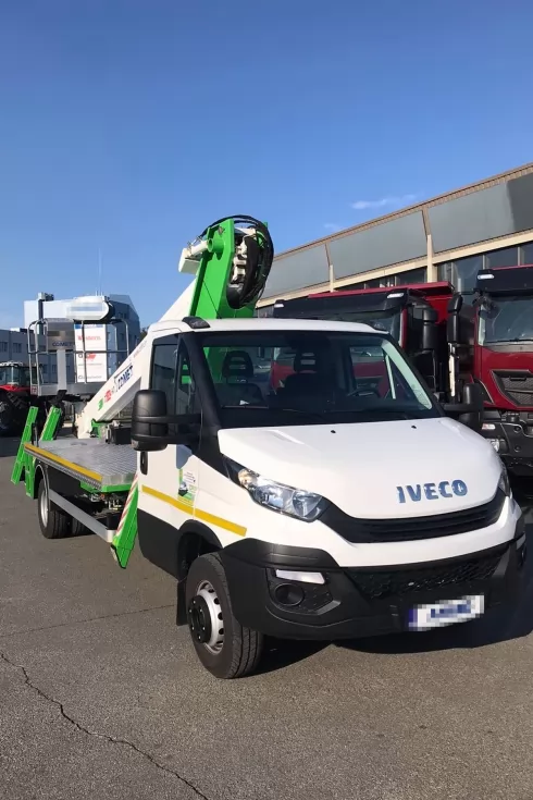 22-метровая автовышка COMET впервые в Украине установлена на шасси IVECO, фото 1
